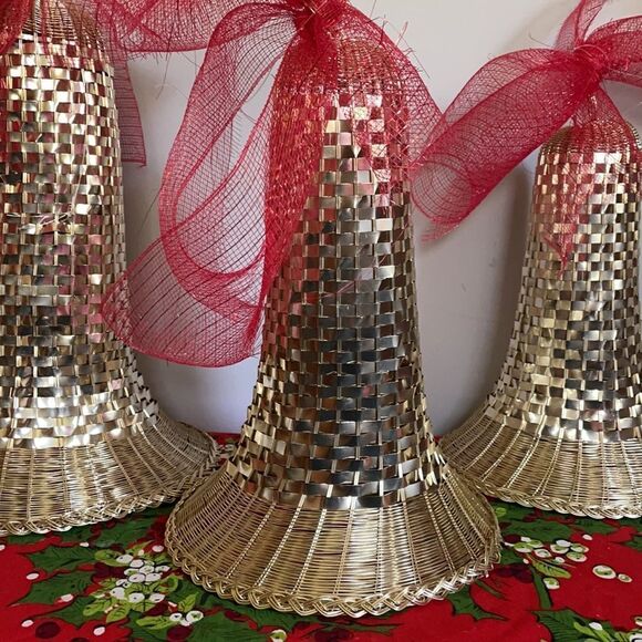 Metal Holiday Decor Bells set of 3 - Picture 1 of 4
